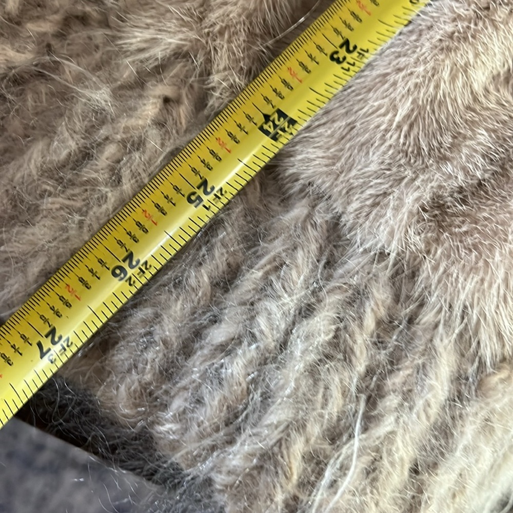 Rare Vintage Viola Sylbert Mink Coat
One of a kind! - Picture 16 of 16